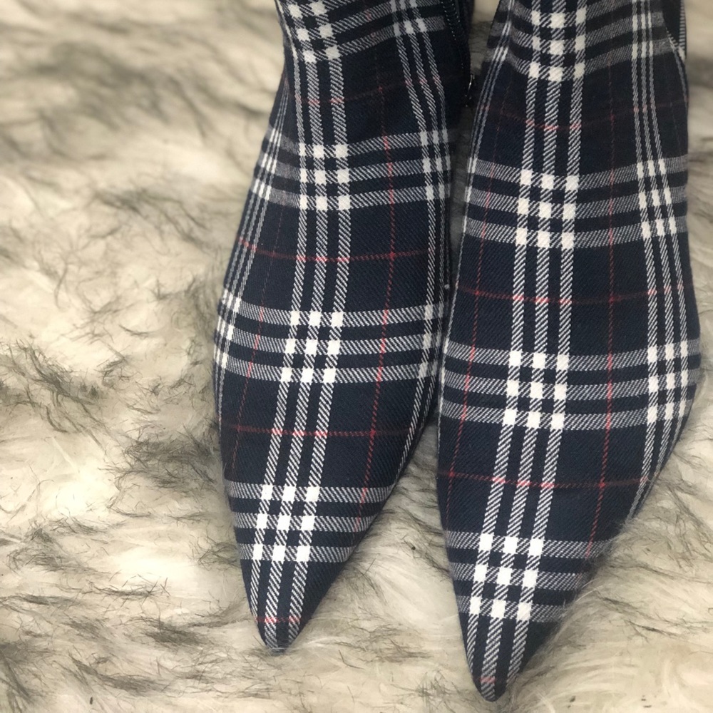 Pointy ankle boots